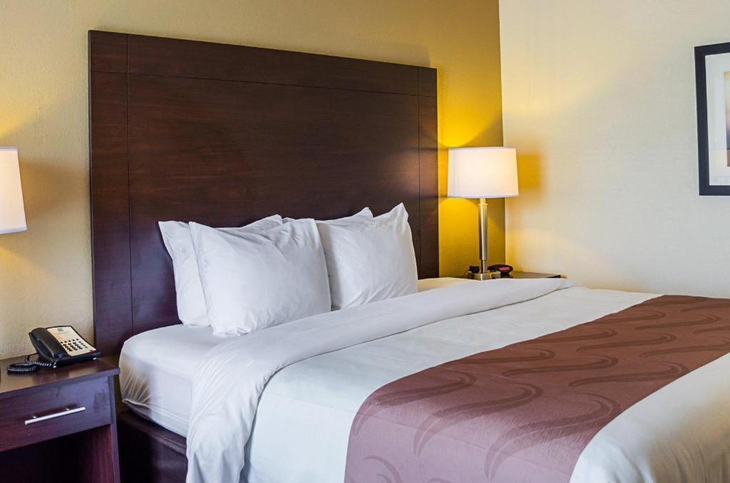 Quality Inn Vicksburg Buitenkant foto